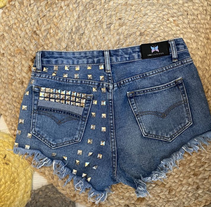 Blugi scurti ,marimea 38,noi cu eticheta