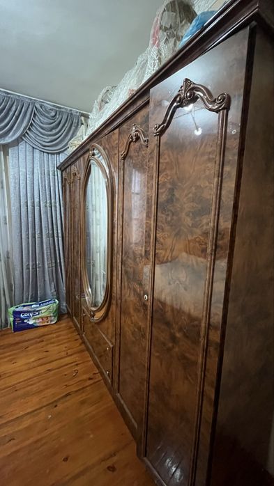 Спальный гарнитура и кровать