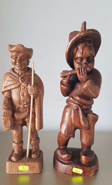 Statuete vechi din lemn masiv