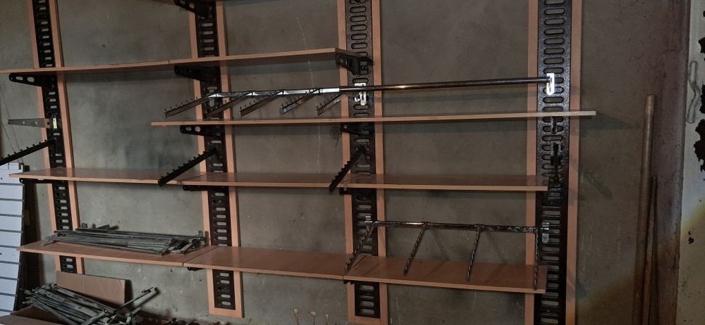 Торговые витрины,  полочки шкафы