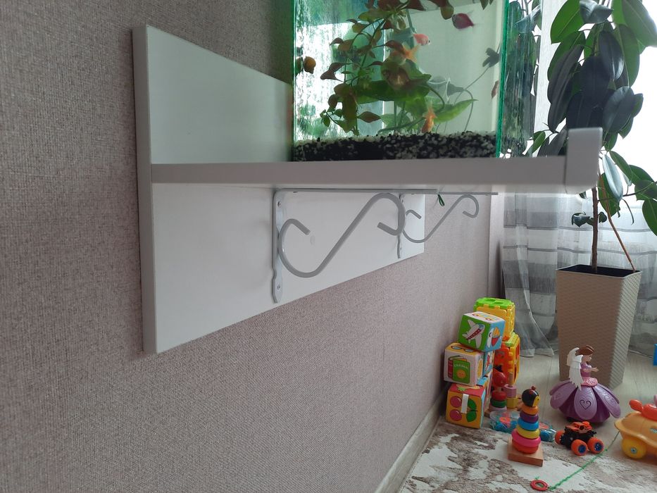 Продам полку навесную, в идеале