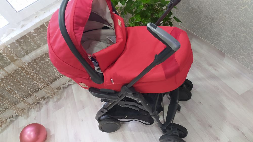 Коляска три в одном