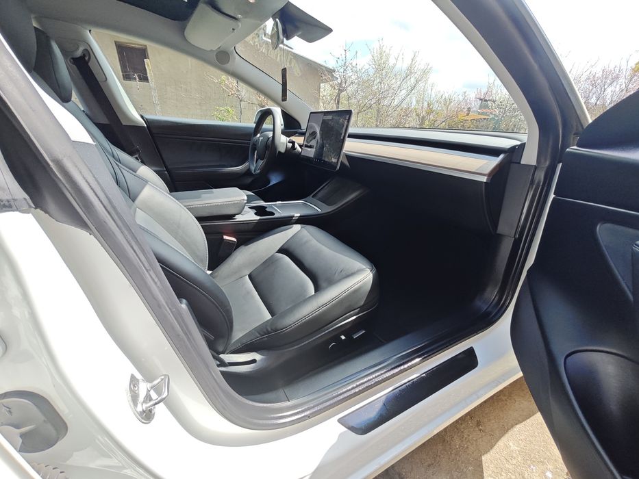 Tesla model 3 dual motor.