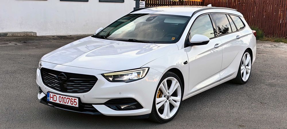Opel Insignia AUTOMAT / 165CP / Jante 20" / Keyless / Full LED