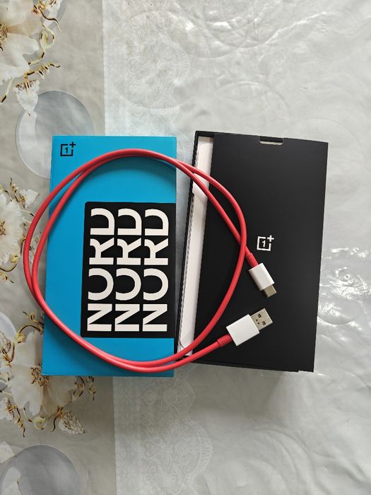 Продам OnePlus Nord 5