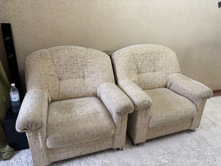 Кресло в гостиную б/у