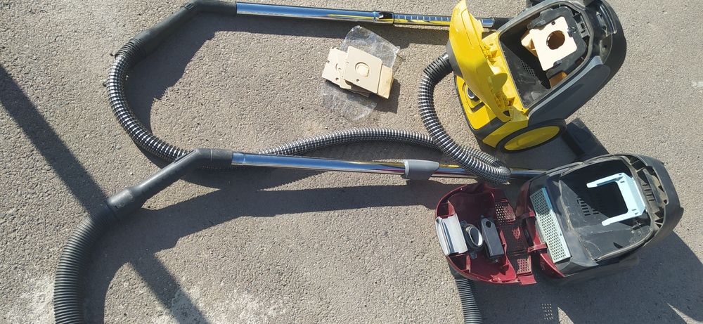 Пылесосы две штуки.