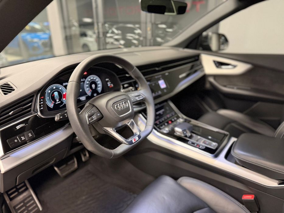 Audi q8  5.0tdi   Mild hybrid V6 s line  jante 22 , matrix