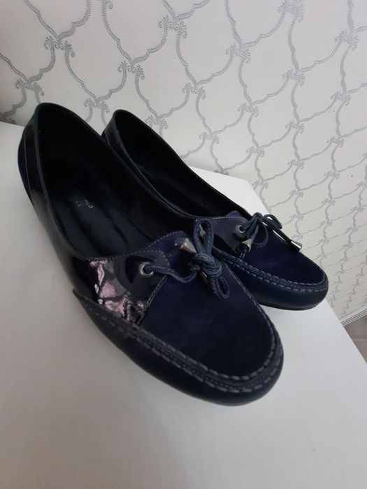 Продается женская обувь