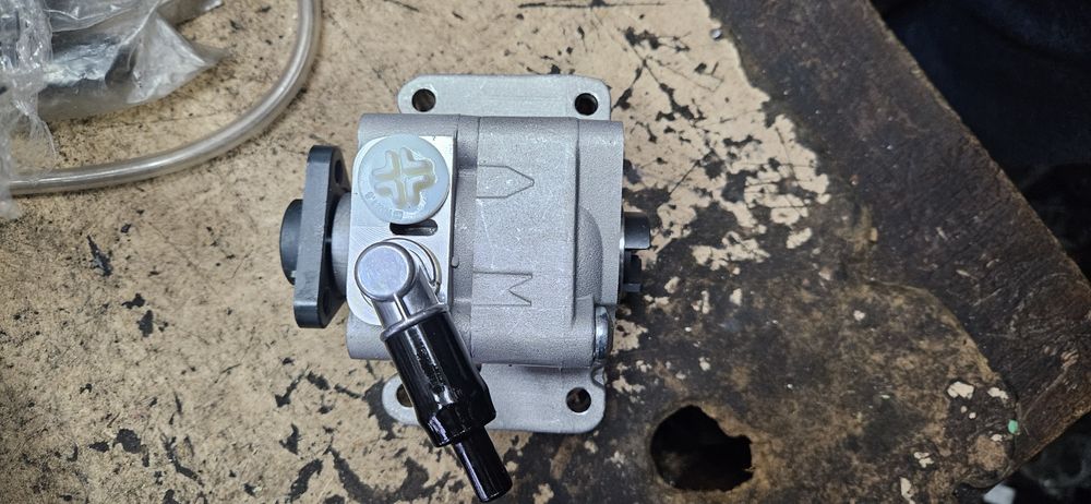 Хидравлична помпа за BMW E90/E87/E83/E84