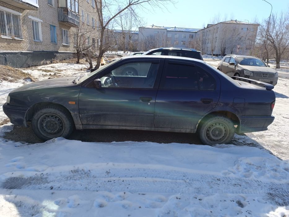 Продам машину срочно.  Цена на неделю