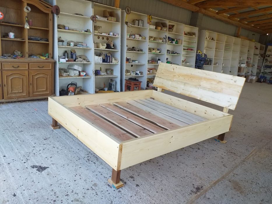 Masa dining, de cafea, scări și dormitoare din lemn masiv