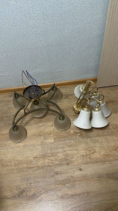 Продаётся люстра