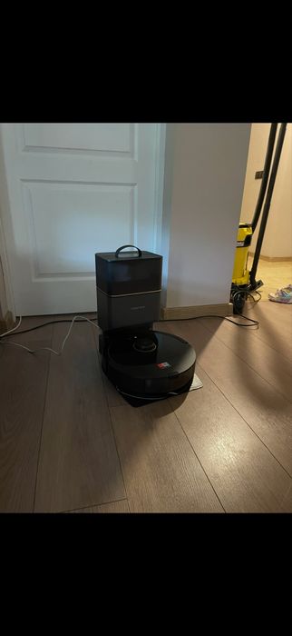 Aspirator robot Roborock q8 max+