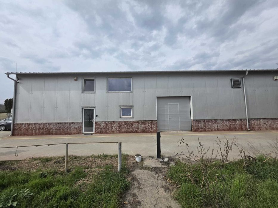 Hala de inchiriat - Oradea, Episcopia str. Santaului nr.27