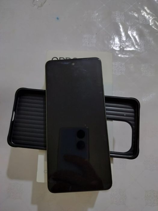 Телефон почти новый