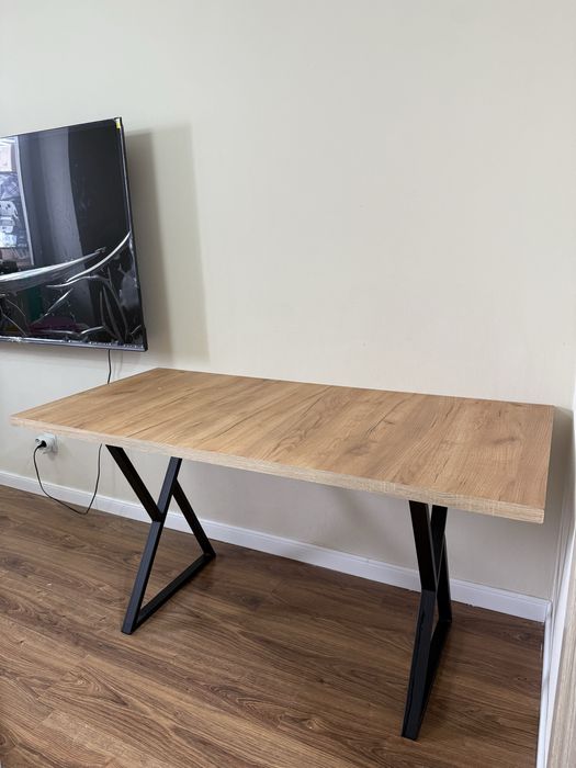 Стол для учебы / работы