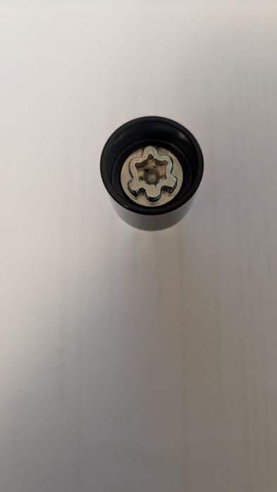 Вложка за секретен болт за автомобили от VAG групата.