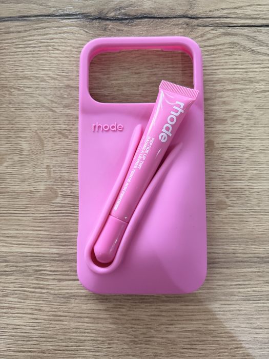 Rhode Lip Case + Peptide Lip Tint за 17pro max