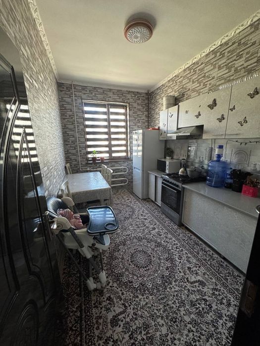 Zarafshon shahar 14mkr 26dom 38kv 1xonali uy srochno sotiladi