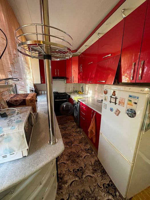 Сдаётся только семейным квартира долгосрочно в центре города!