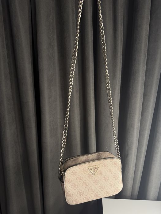 Дамска чанта Guess