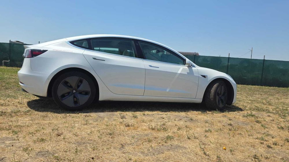Flota Uber Bolt oferim auto electrica Tesla, chirie sau ramanere