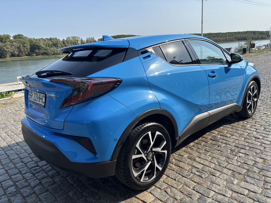 13600€+TVA Toyota C-HR 1.8 Hybrid 118618km Garantie extinsa Toyota pana la 200.000km unic proprietar.