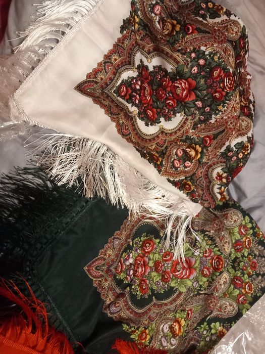 Set două batice tradiționale  107x107 cm