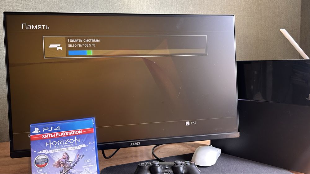Продаю PS4 с 2 контроллерами