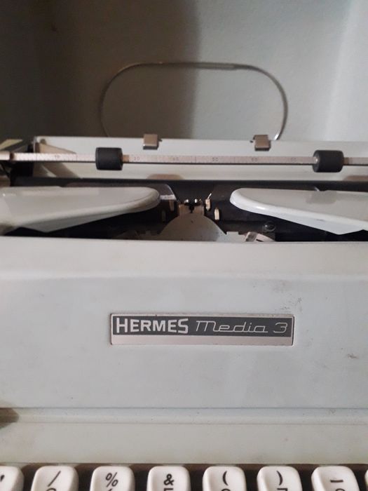 Masina de scris Hermes