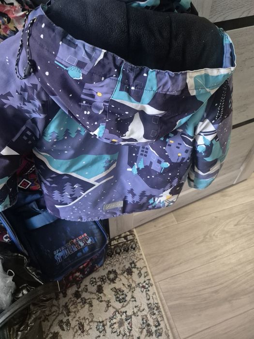 Продам куртки на мальчика