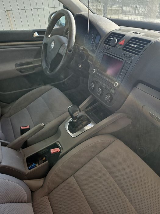 Vand Golf 5 (RADIAT) pentru dezmembrari