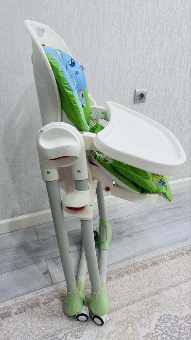 Детский стульчик для кормления