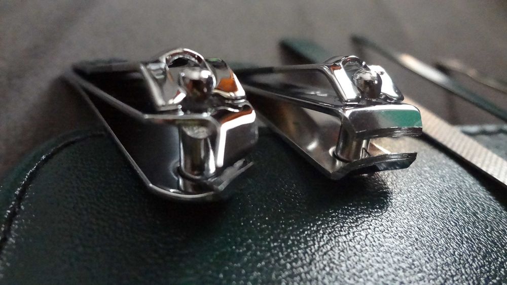 Професионален комплект за оформяне на маникюр