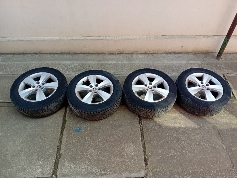 Vând jante originale skoda r16 în stare buna
