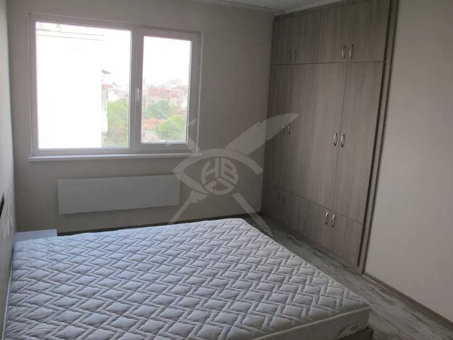 Продава се Тристаен апартамент в Пловдив, Въстанически - 82 кв.м за 927 €/кв.м - Снимка #2