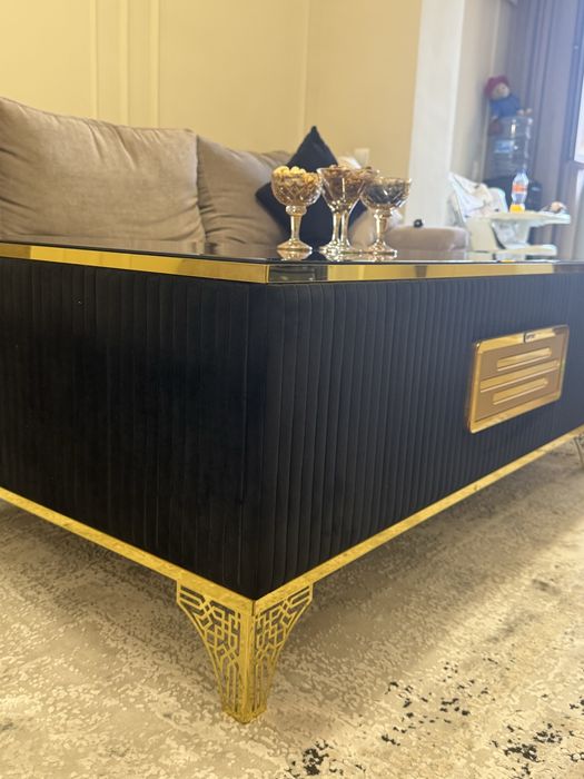 Журнальный столик