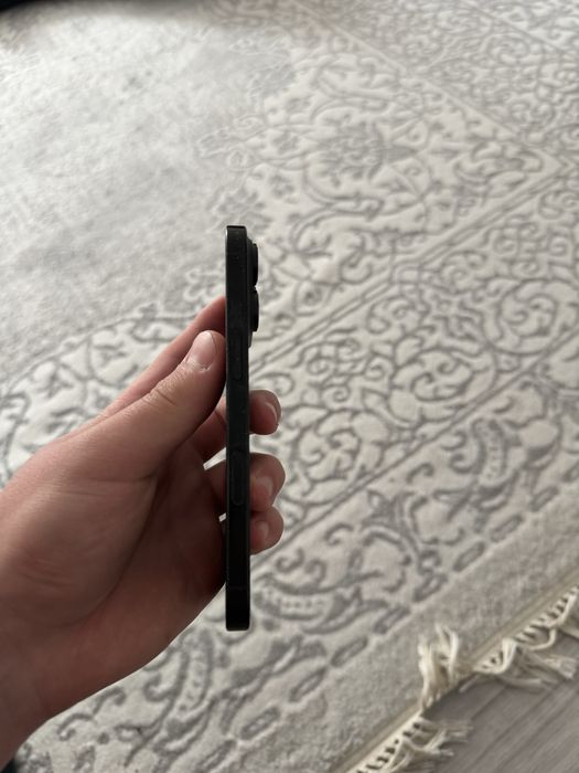 Продам Iphone 16 pro