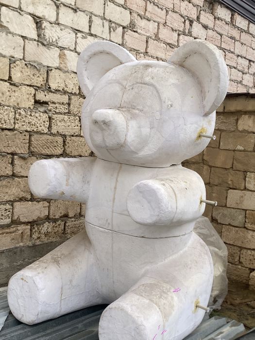 2-метровый мишка