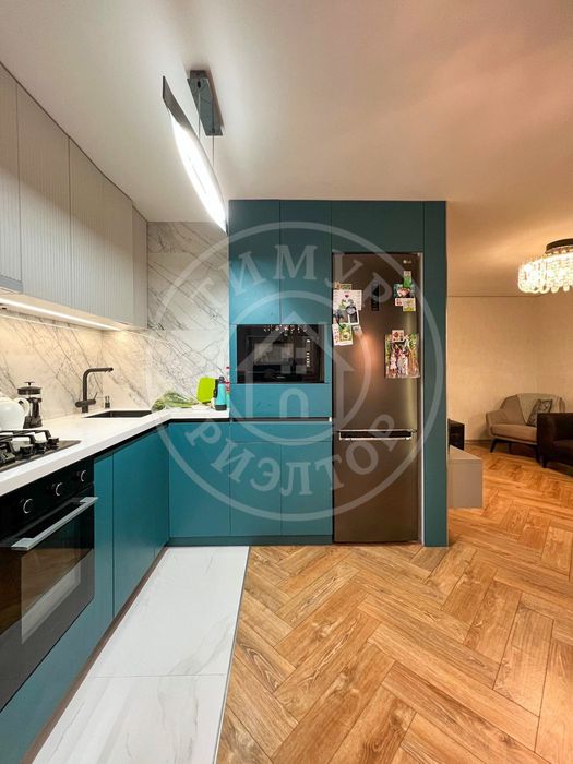 3/1/4 Буюк Ипак Йули,у метро,второй дом от дороги,KFC,Аптека 36.6,70 м