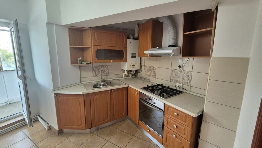 Inchiriez apartament 3 camere zona Bariera