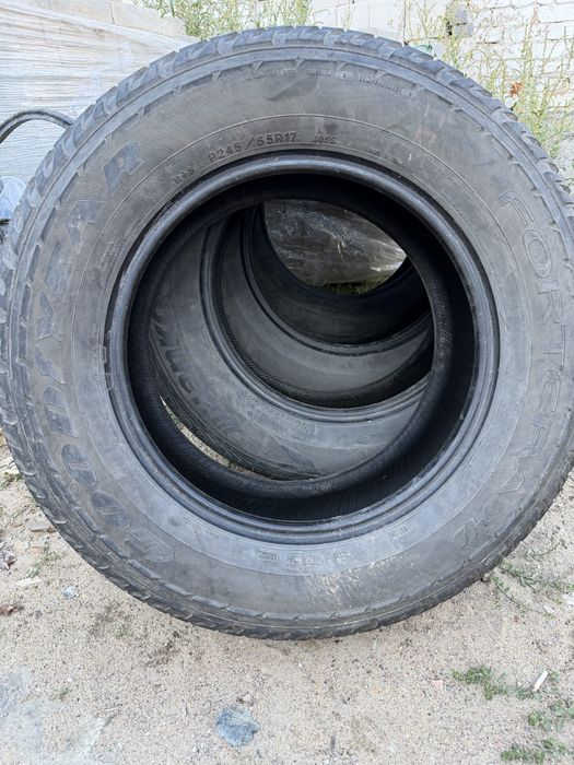 Продам шины 245/65R17