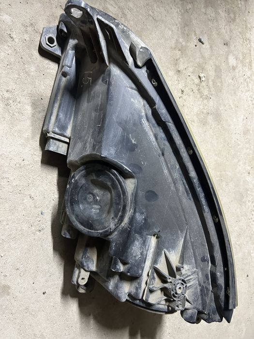 Правая фара от Tiguan 1