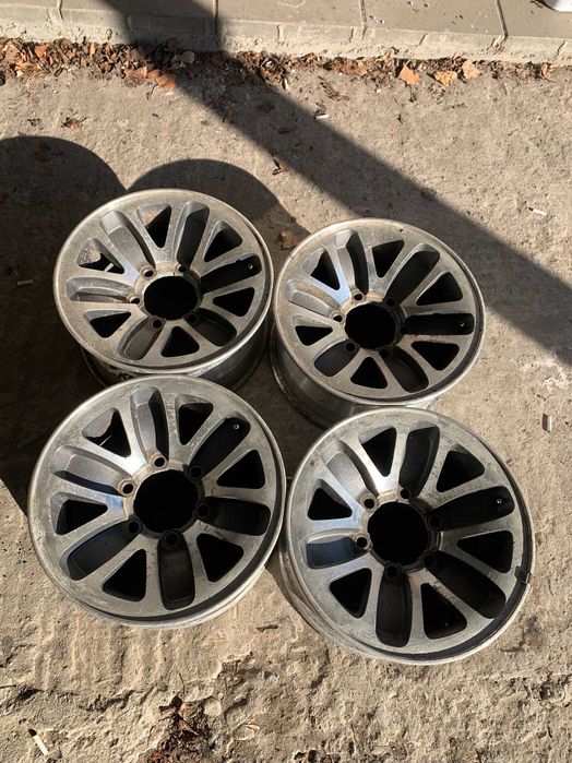 Алуминиеви джанти 15 цола 6х139.7 централен 107,5 Мицубиши Mitsubishi