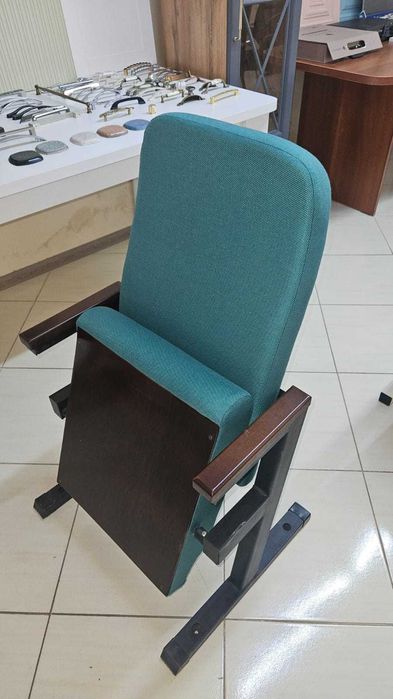 Театральные кресла