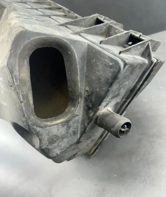 Carcasa filtru aer 1J0129607D 1J0129607D Volkswagen VW Golf 2002