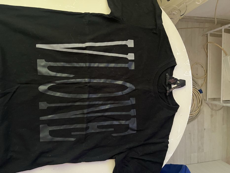Tricou V Lone fosforescent la întuneric