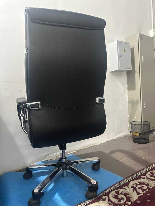 Продам  офисное кресло   в офис дом