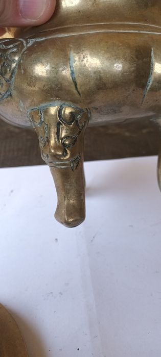 Urnă veche din Bronz